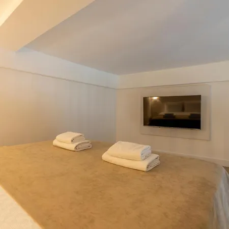 Hotel My *