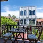 Hotel My 2*